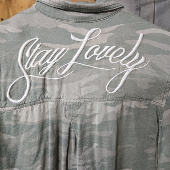 American Eagle Outfitters Camouflage Long Sleeve Button Down Shirt - Picture 4 of 8